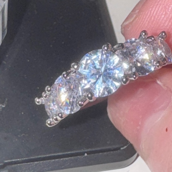 Symmetrical Silver  Five Stone  Zirconia Wedding Band Size 7 - Picture 5 of 16